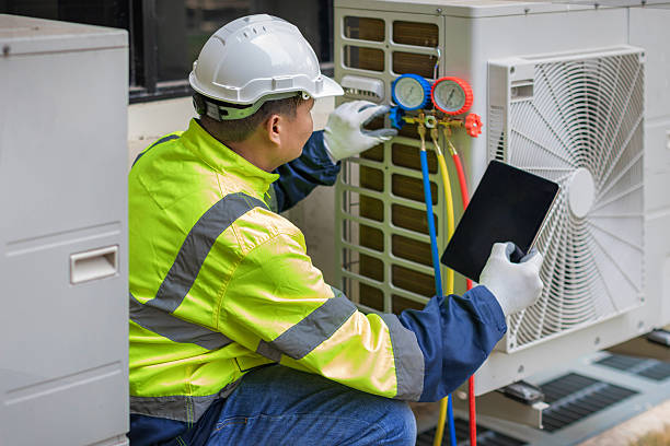 Professional Ductwork Repair technician working in Larue, TX